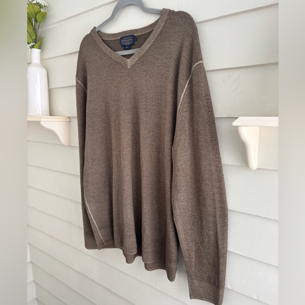 Pendleton Men's V-Neck Merino Wool Sweater in in a Greenish Brown Size Large - Picture 6 of 11